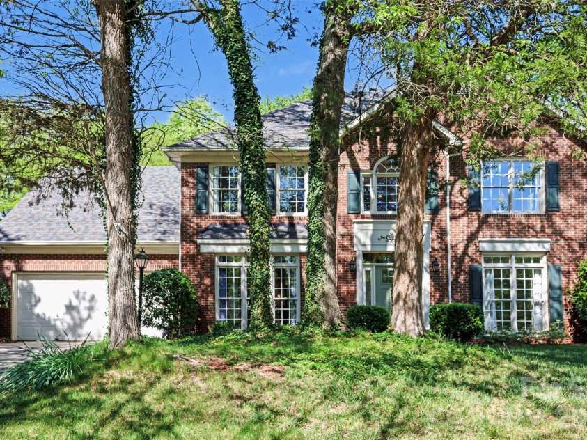 1601 Ivy Bluff Way, Matthews, NC 28105.  MLS# CAR4367318, YatesRealty ID 10727. 