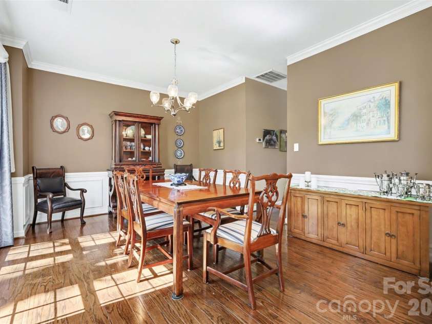 1601 Ivy Bluff Way, Matthews, NC 28105.  MLS# CAR4367318, YatesRealty ID 10727. 