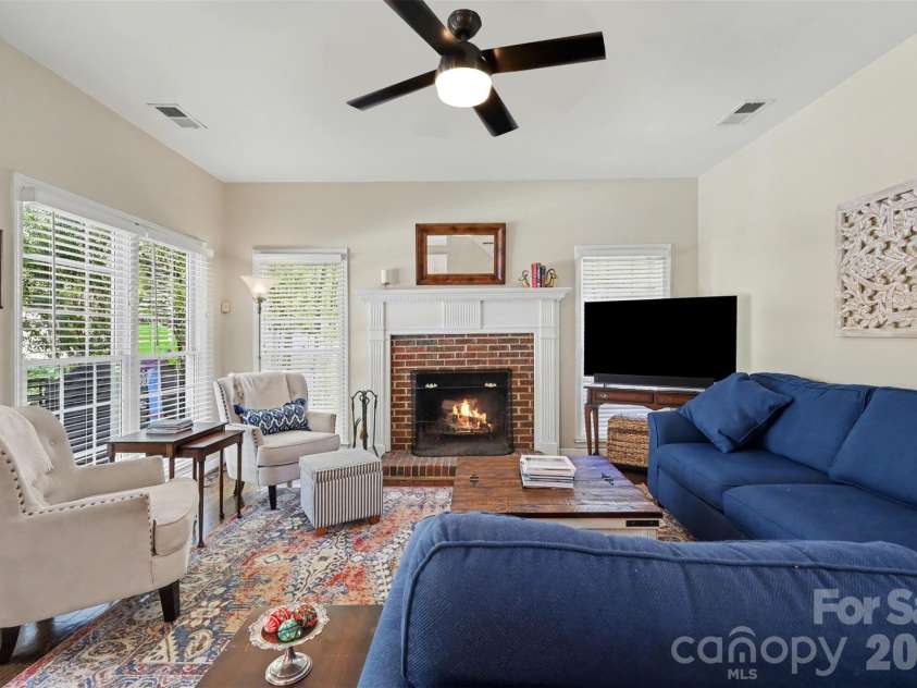 1601 Ivy Bluff Way, Matthews, NC 28105.  MLS# CAR4367318, YatesRealty ID 10727. 