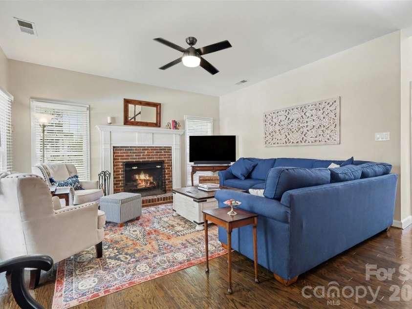 1601 Ivy Bluff Way, Matthews, NC 28105.  MLS# CAR4367318, YatesRealty ID 10727. 