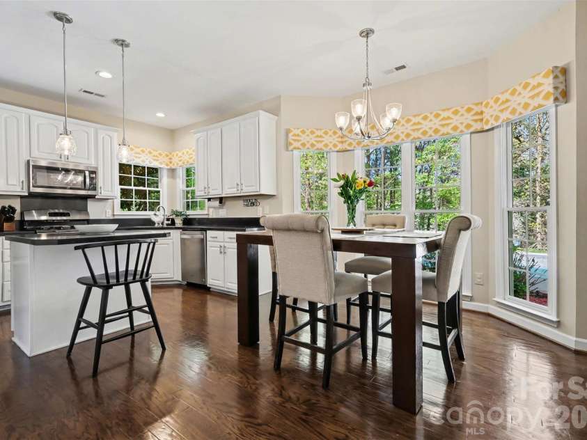 1601 Ivy Bluff Way, Matthews, NC 28105.  MLS# CAR4367318, YatesRealty ID 10727. 