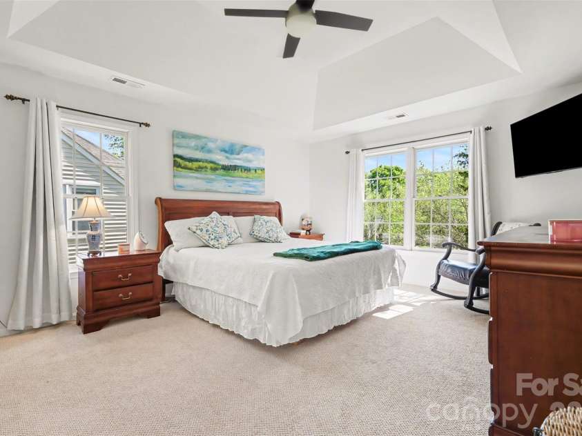 1601 Ivy Bluff Way, Matthews, NC 28105.  MLS# CAR4367318, YatesRealty ID 10727. 