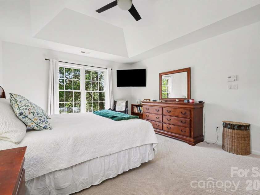 1601 Ivy Bluff Way, Matthews, NC 28105.  MLS# CAR4367318, YatesRealty ID 10727. 