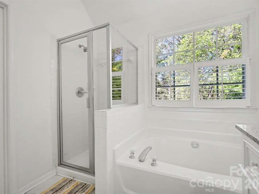 1601 Ivy Bluff Way, Matthews, NC 28105.  MLS# CAR4367318, YatesRealty ID 10727. 