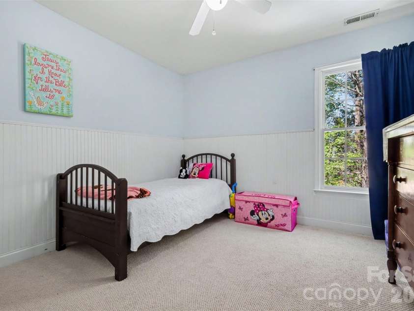 1601 Ivy Bluff Way, Matthews, NC 28105.  MLS# CAR4367318, YatesRealty ID 10727. 