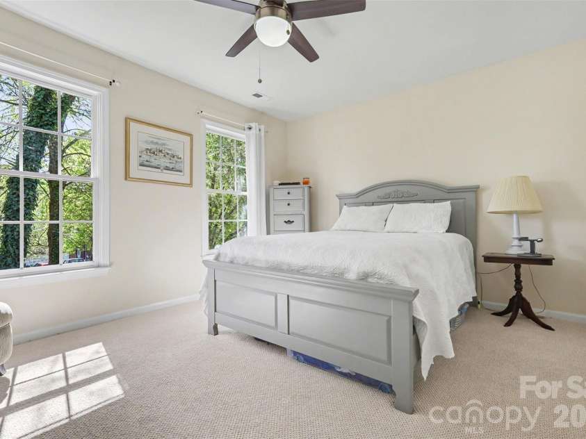 1601 Ivy Bluff Way, Matthews, NC 28105.  MLS# CAR4367318, YatesRealty ID 10727. 