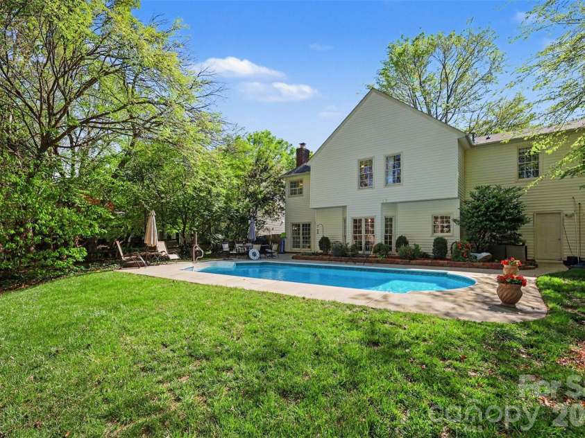 1601 Ivy Bluff Way, Matthews, NC 28105.  MLS# CAR4367318, YatesRealty ID 10727. 