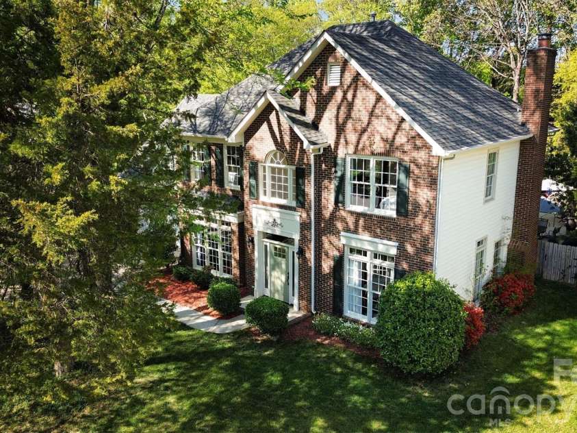 1601 Ivy Bluff Way, Matthews, NC 28105.  MLS# CAR4367318, YatesRealty ID 10727. 