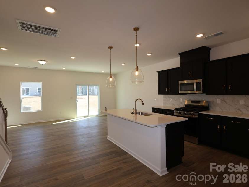 810 Earhart Street, Concord, NC 28027.  MLS# CAR4341293, YatesRealty ID 10729. Kitchen