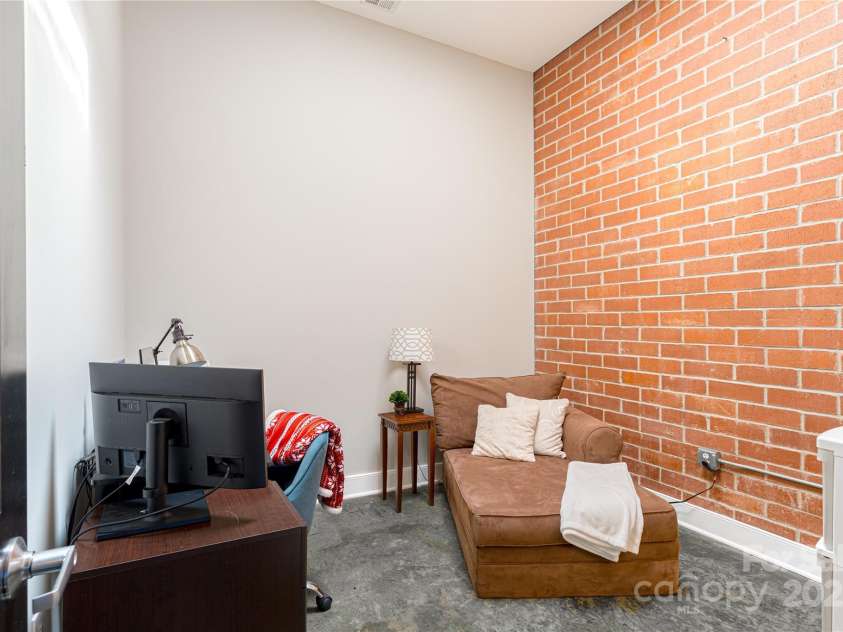 710 Trade Street, Charlotte, NC 28202.  MLS# CAR4304534, YatesRealty ID 1073. 