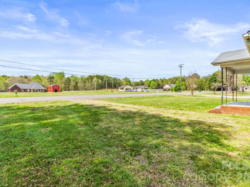 507 JC Dellinger Road, Cherryville, NC 28021.  MLS# CAR4366057, YatesRealty ID 10730. 