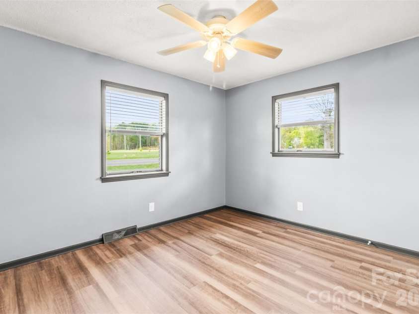 507 JC Dellinger Road, Cherryville, NC 28021.  MLS# CAR4366057, YatesRealty ID 10730. 