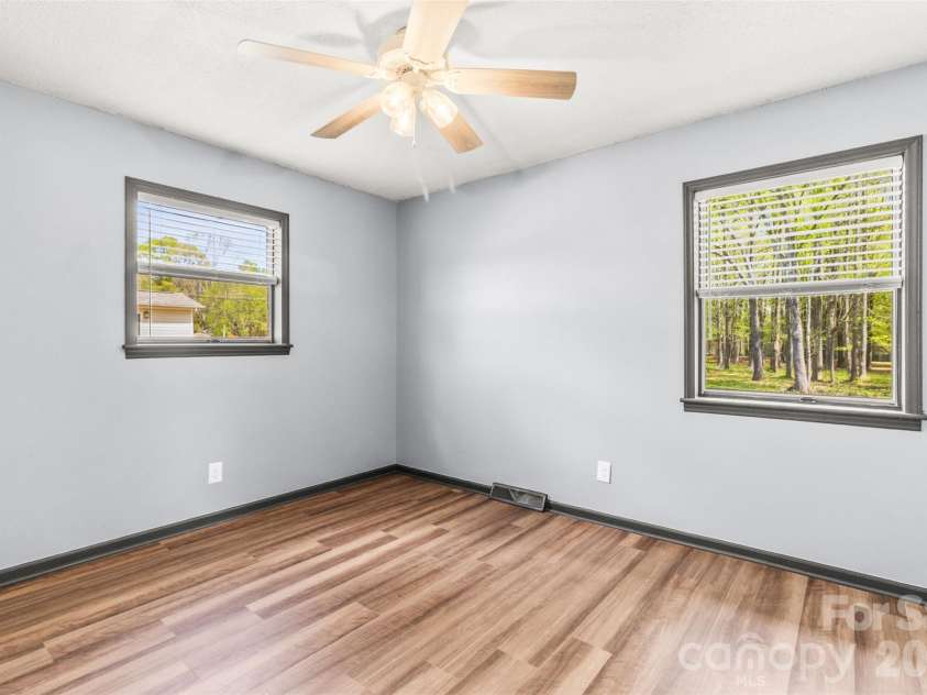 507 JC Dellinger Road, Cherryville, NC 28021.  MLS# CAR4366057, YatesRealty ID 10730. 