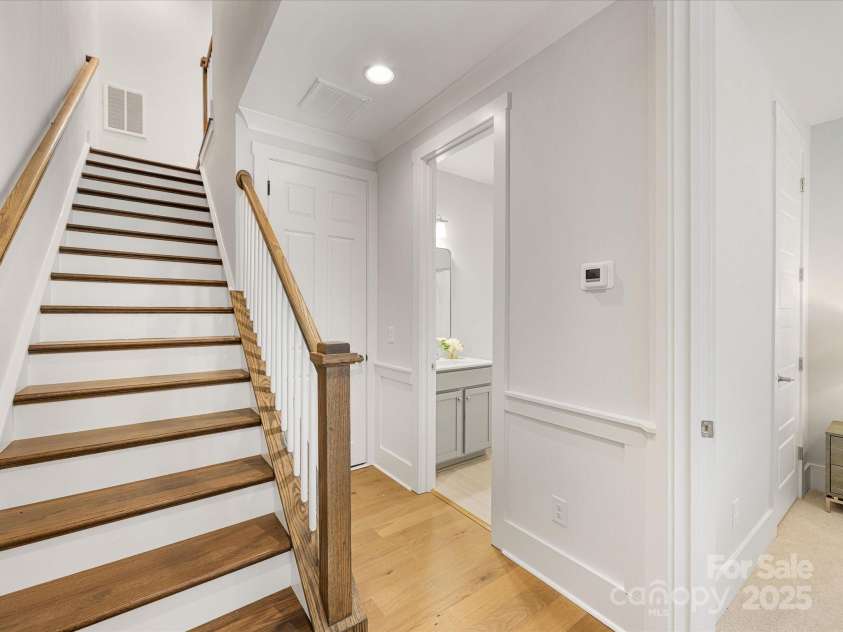 1409 Kenilworth Avenue, Charlotte, NC 28203.  MLS# CAR4233891, YatesRealty ID 10731. 