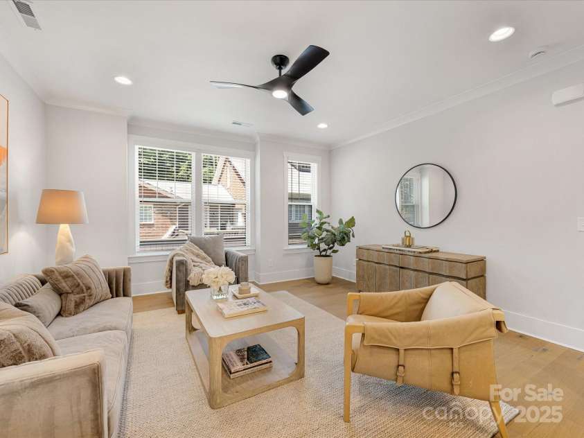 1409 Kenilworth Avenue, Charlotte, NC 28203.  MLS# CAR4233891, YatesRealty ID 10731. 