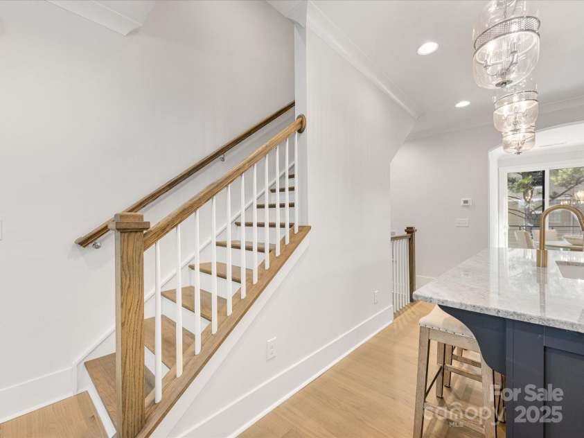 1409 Kenilworth Avenue, Charlotte, NC 28203.  MLS# CAR4233891, YatesRealty ID 10731. 