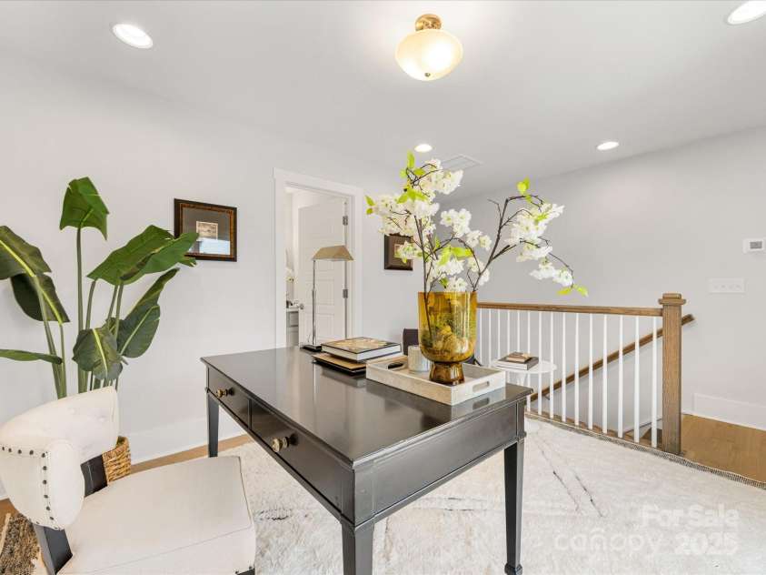 1409 Kenilworth Avenue, Charlotte, NC 28203.  MLS# CAR4233891, YatesRealty ID 10731. 