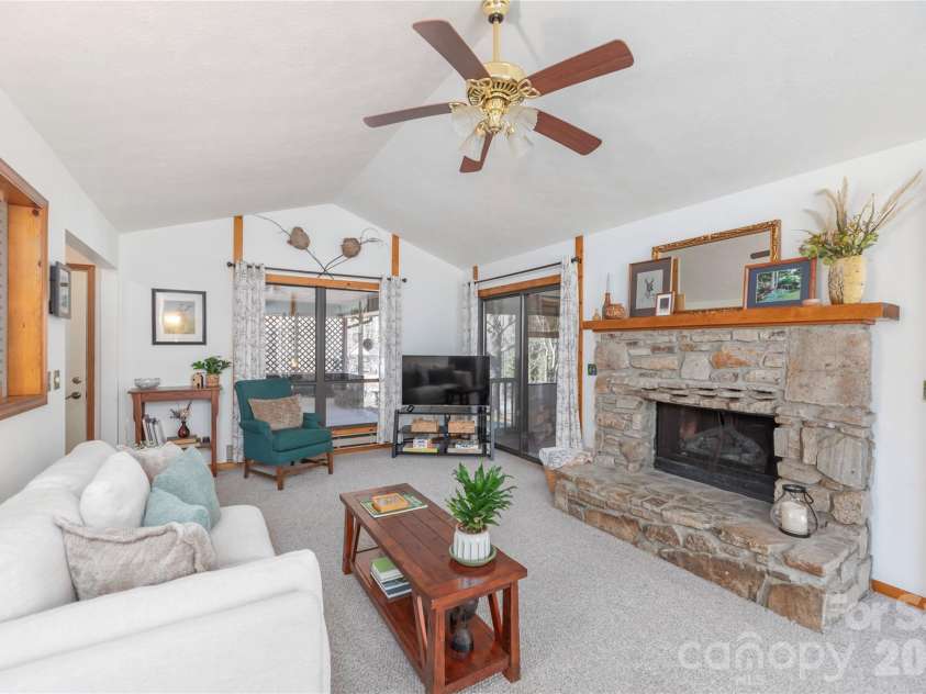 33 Ash Drive, Maggie Valley, NC 28751.  MLS# CAR4337276, YatesRealty ID 10732. 