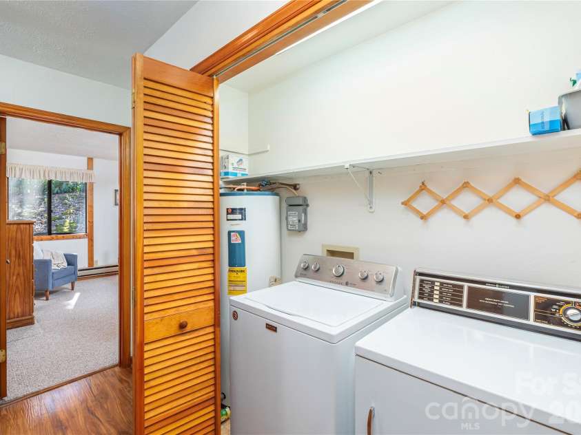 33 Ash Drive, Maggie Valley, NC 28751.  MLS# CAR4337276, YatesRealty ID 10732. 