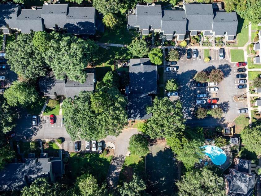 4340 Center Street, Hickory, NC 28601.  MLS# CAR4296561, YatesRealty ID 10732. 