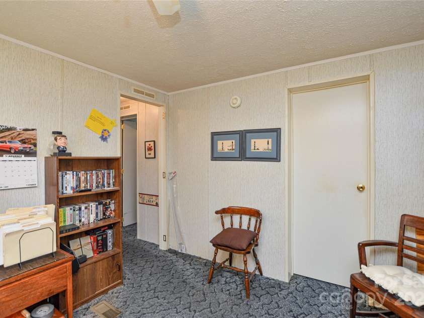 175 Hunters Landing Drive, Smithfield, NC 27577.  MLS# CAR4254718, YatesRealty ID 10733. 