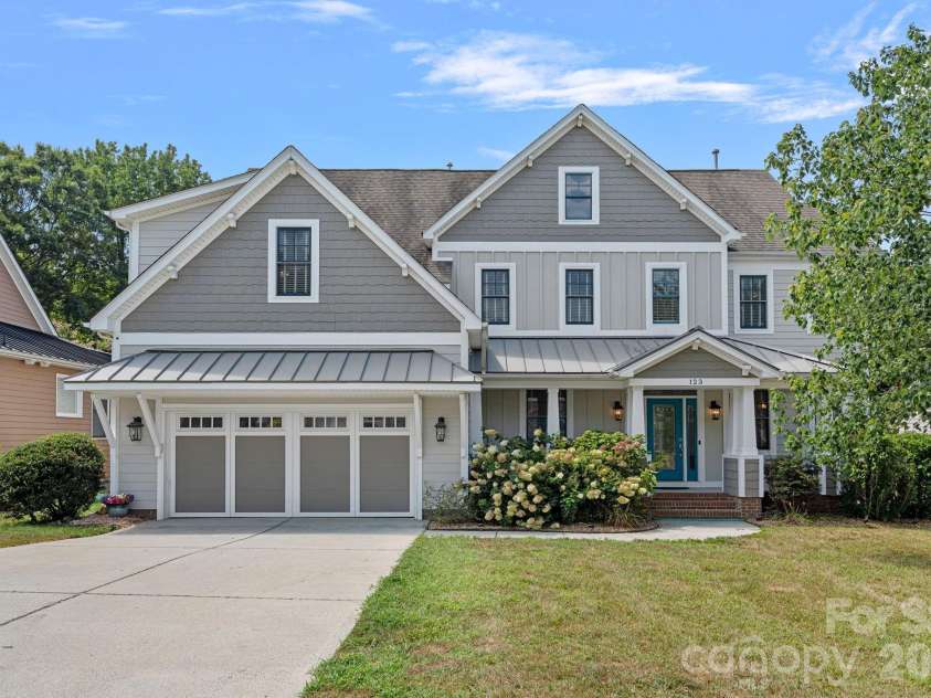 123 Hedgewood Drive, Mooresville, NC 28115.  MLS# CAR4361245, YatesRealty ID 10735. 