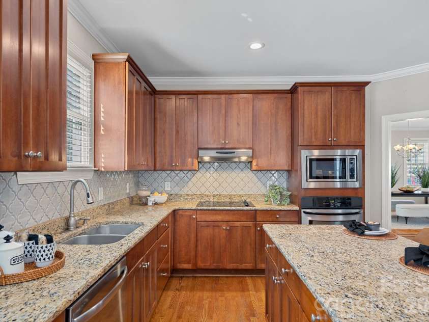 123 Hedgewood Drive, Mooresville, NC 28115.  MLS# CAR4361245, YatesRealty ID 10735. 