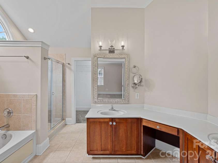 123 Hedgewood Drive, Mooresville, NC 28115.  MLS# CAR4361245, YatesRealty ID 10735. 