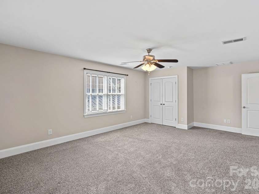 123 Hedgewood Drive, Mooresville, NC 28115.  MLS# CAR4361245, YatesRealty ID 10735. 
