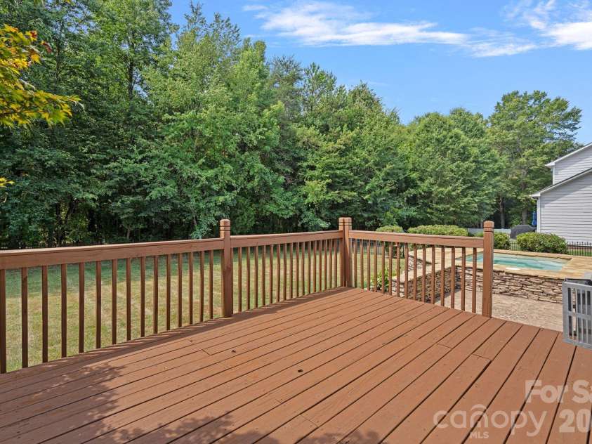 123 Hedgewood Drive, Mooresville, NC 28115.  MLS# CAR4361245, YatesRealty ID 10735. 