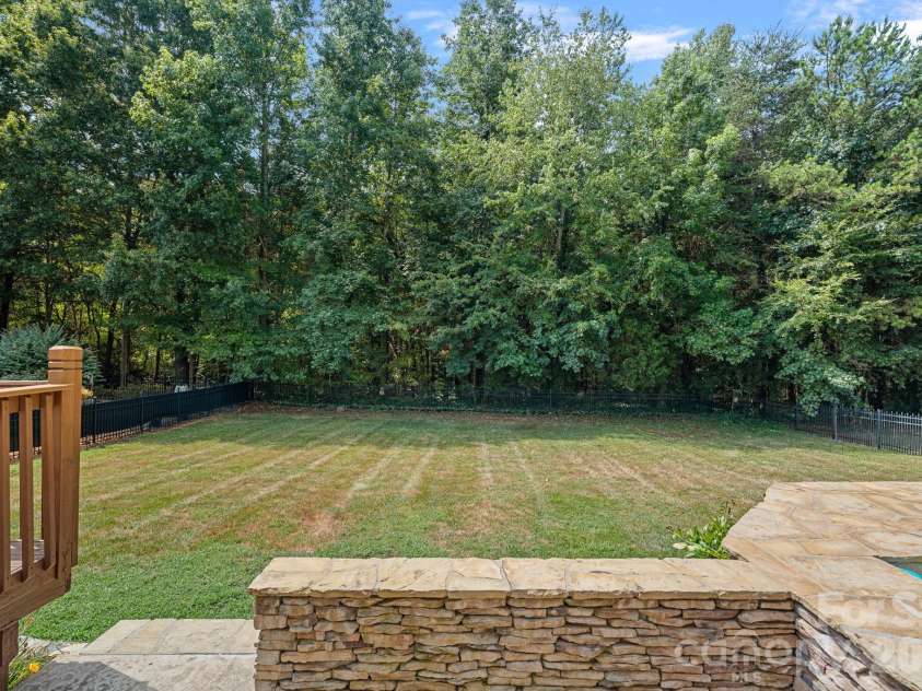 123 Hedgewood Drive, Mooresville, NC 28115.  MLS# CAR4361245, YatesRealty ID 10735. 