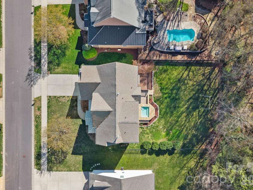 123 Hedgewood Drive, Mooresville, NC 28115.  MLS# CAR4361245, YatesRealty ID 10735. 