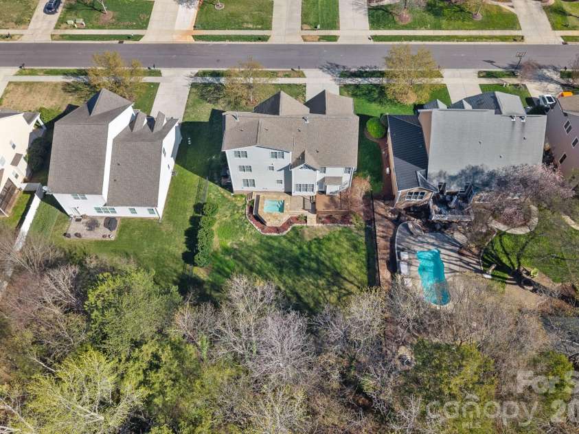 123 Hedgewood Drive, Mooresville, NC 28115.  MLS# CAR4361245, YatesRealty ID 10735. 