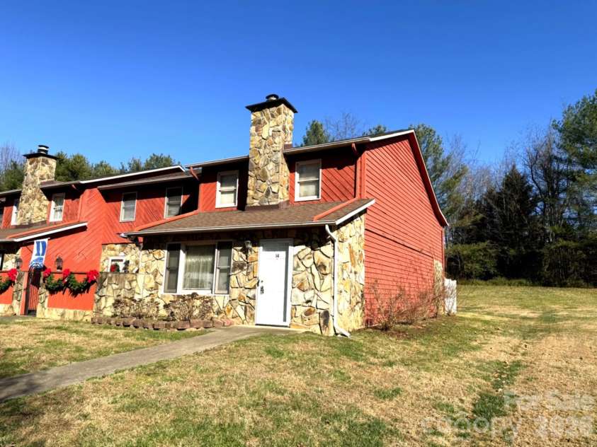 14 Stonelake Drive, Granite Falls, NC 28630.  MLS# CAR4342258, YatesRealty ID 10736. 