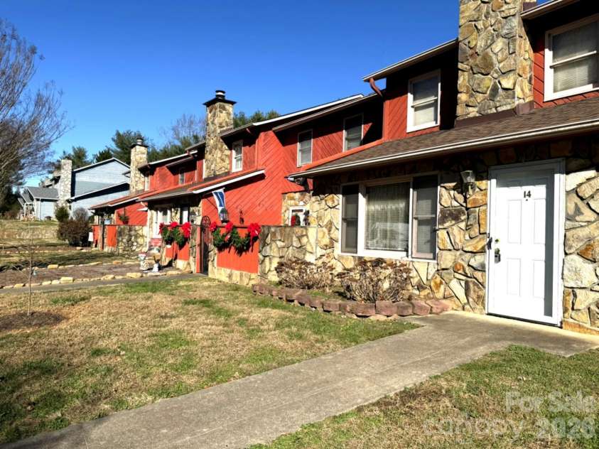 14 Stonelake Drive, Granite Falls, NC 28630.  MLS# CAR4342258, YatesRealty ID 10736. 