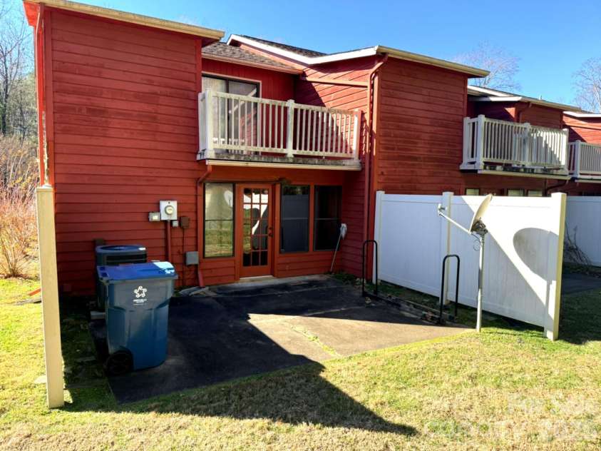 14 Stonelake Drive, Granite Falls, NC 28630.  MLS# CAR4342258, YatesRealty ID 10736. 