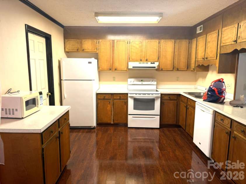 14 Stonelake Drive, Granite Falls, NC 28630.  MLS# CAR4342258, YatesRealty ID 10736. 