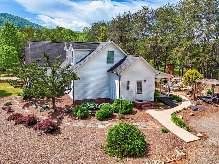 5562 Jenkins Road, Morganton, NC 28655.  MLS# CAR4252059, YatesRealty ID 10737. 