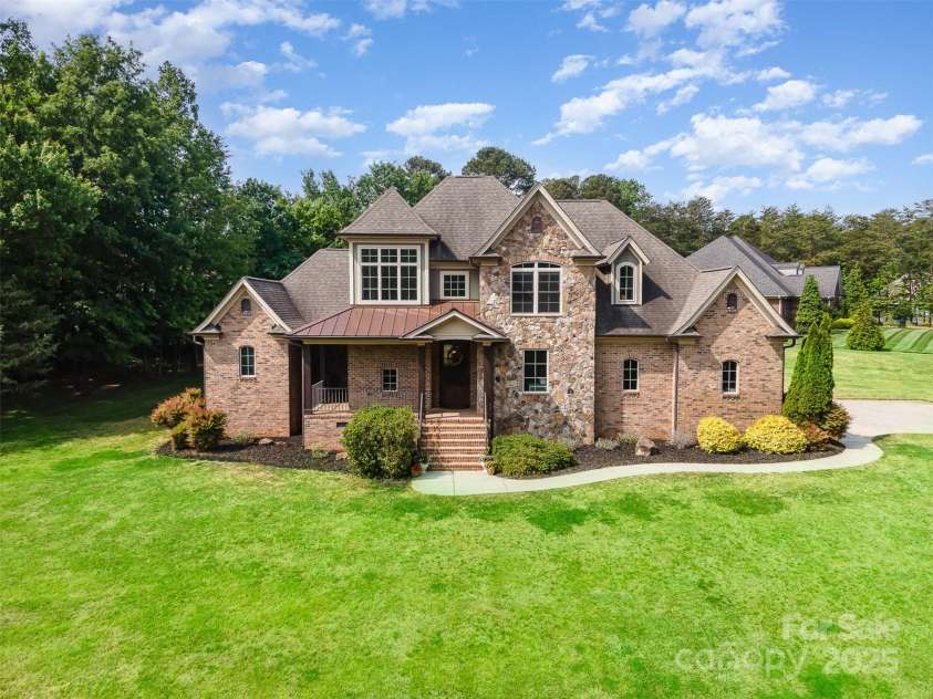 1010 Nutall Oak Lane, Belmont, NC 28012.  MLS# CAR4255275, YatesRealty ID 10738. 