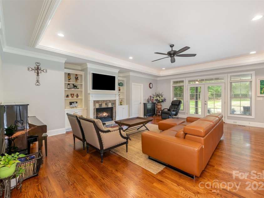 1010 Nutall Oak Lane, Belmont, NC 28012.  MLS# CAR4255275, YatesRealty ID 10738. 