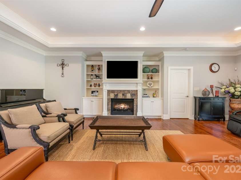 1010 Nutall Oak Lane, Belmont, NC 28012.  MLS# CAR4255275, YatesRealty ID 10738. 