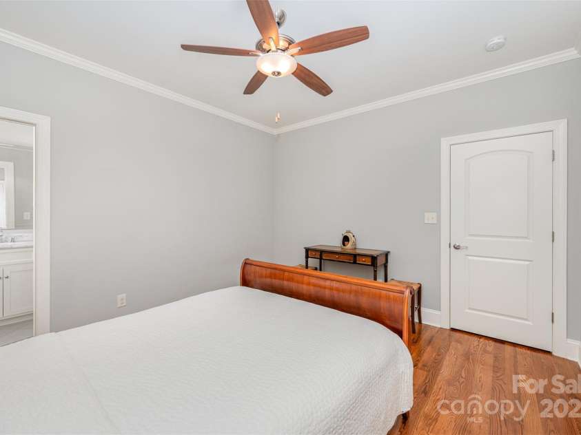 1010 Nutall Oak Lane, Belmont, NC 28012.  MLS# CAR4255275, YatesRealty ID 10738. 