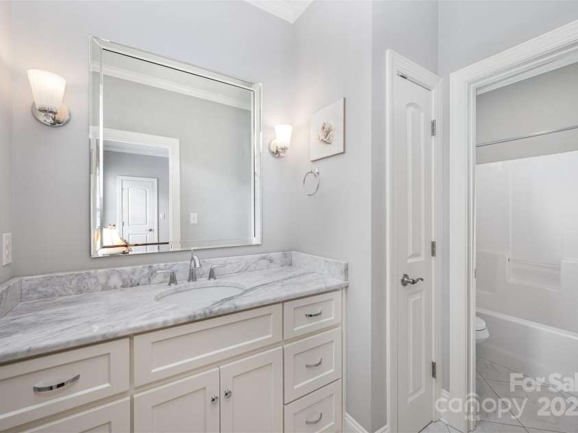 1010 Nutall Oak Lane, Belmont, NC 28012.  MLS# CAR4255275, YatesRealty ID 10738. 