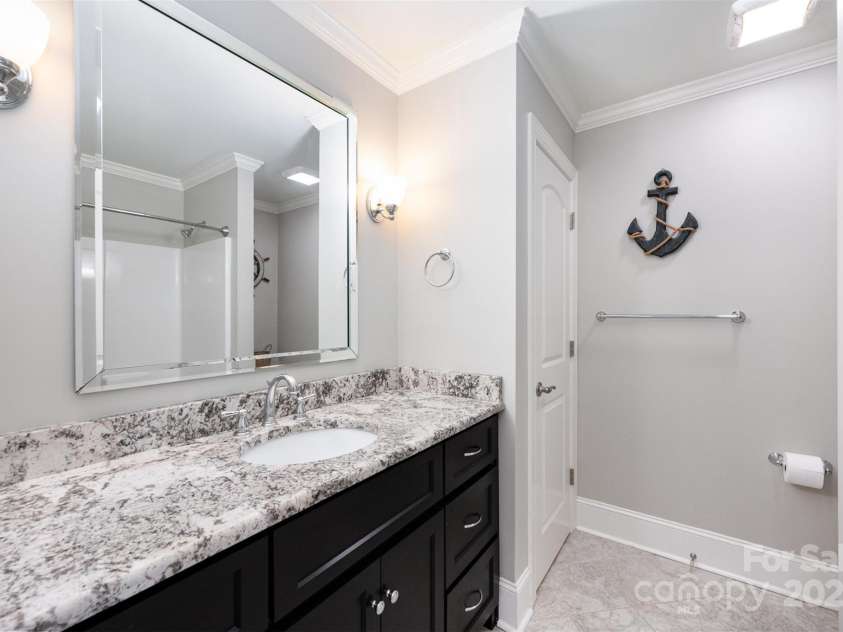 1010 Nutall Oak Lane, Belmont, NC 28012.  MLS# CAR4255275, YatesRealty ID 10738. 