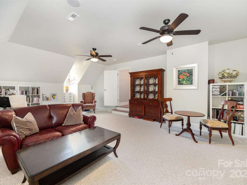 1010 Nutall Oak Lane, Belmont, NC 28012.  MLS# CAR4255275, YatesRealty ID 10738. 