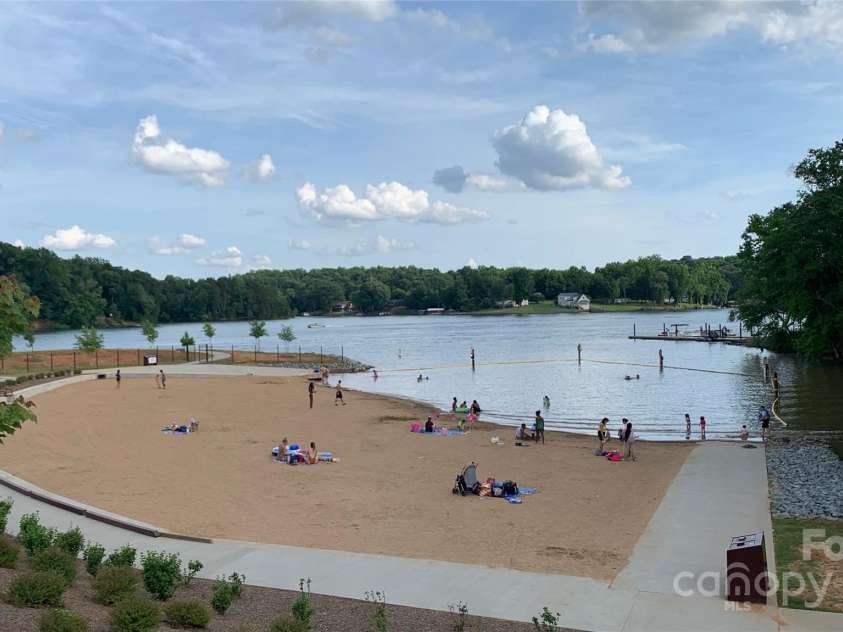 1010 Nutall Oak Lane, Belmont, NC 28012.  MLS# CAR4255275, YatesRealty ID 10738. 