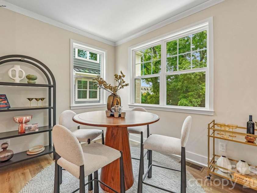 802 Hammers Lane, Charlotte, NC 28205.  MLS# CAR4341635, YatesRealty ID 10738. 
