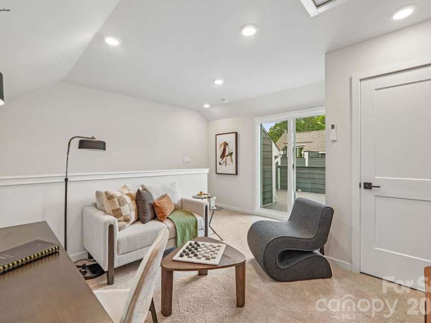 802 Hammers Lane, Charlotte, NC 28205.  MLS# CAR4341635, YatesRealty ID 10738. 