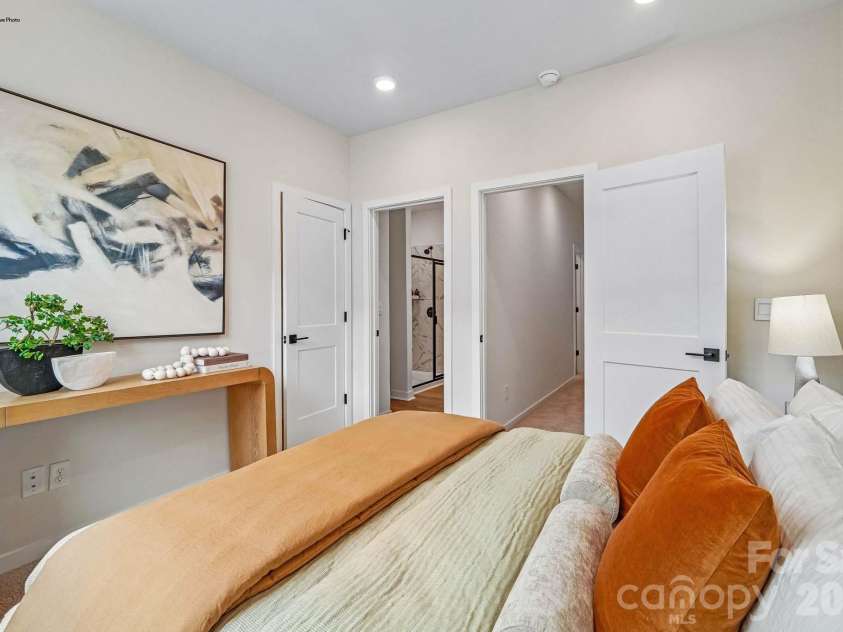 802 Hammers Lane, Charlotte, NC 28205.  MLS# CAR4341635, YatesRealty ID 10738. 