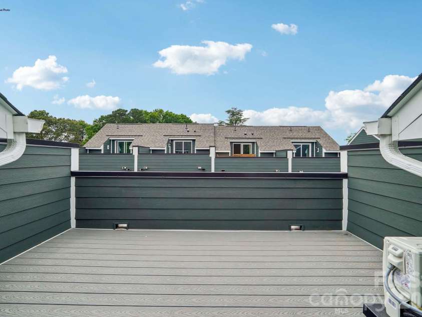 802 Hammers Lane, Charlotte, NC 28205.  MLS# CAR4341635, YatesRealty ID 10738. 